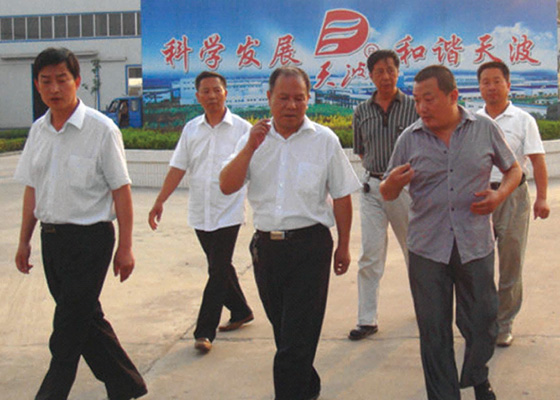 中國(guó)社科院院長(zhǎng)番云來(lái)廠(chǎng)視察